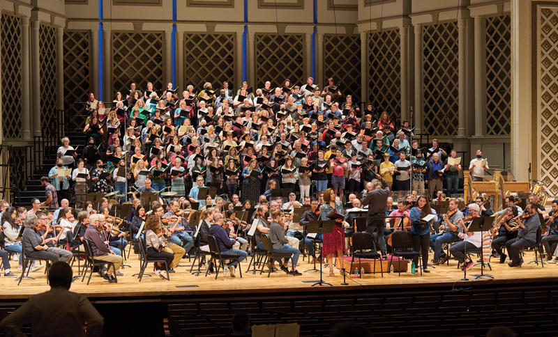 Louis Langrée rehearses Mahler’s Symphony No. 2 with the May Festival Chorus and Cincinnati Symphony Orchestra, September 2022; Robert Porco, foreground, listens. Credit: Roger Mastroianni