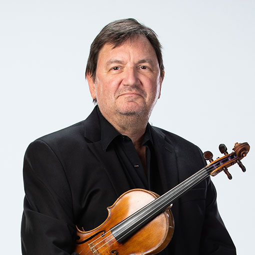 Headshot of violinist Gerald Itzkoff
