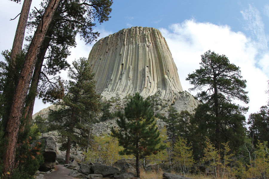 DevilTower-AmericasWonders900.jpg