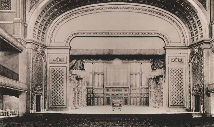 Music-Hall-stage-proscenium-organ-900x535.jpg